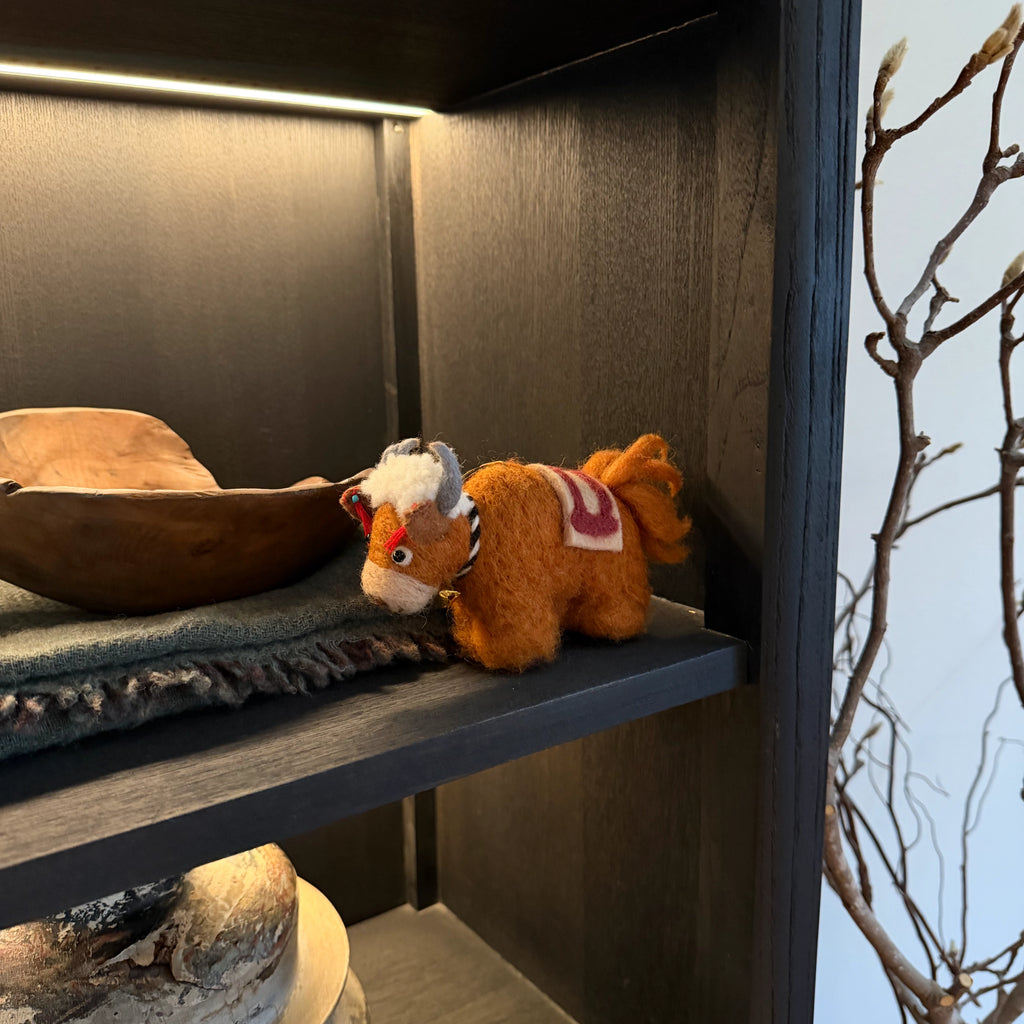 Golden Yak – Strength & Grounded Abundance